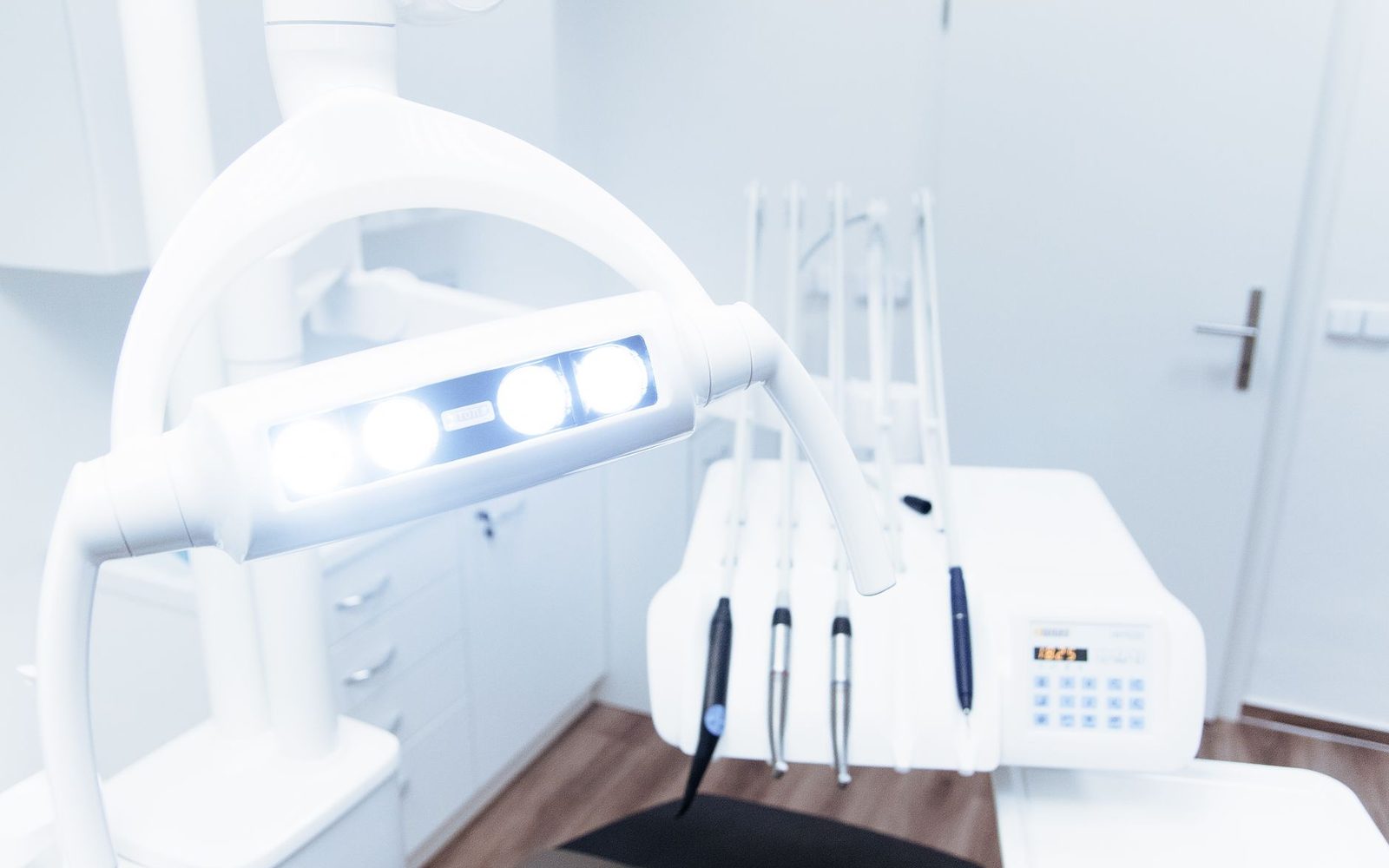A bright treatment room at Molareo with a dental chair beside the window